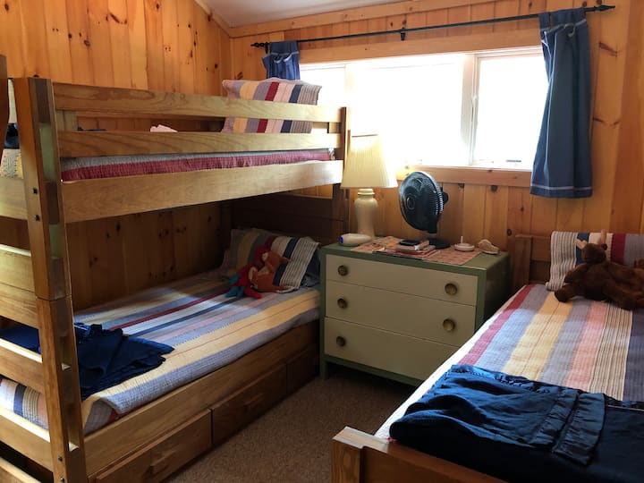 Upstairs "bunk" room.