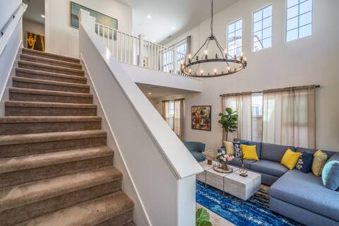 #OC#Upscale high-ceiling/heated pool beach