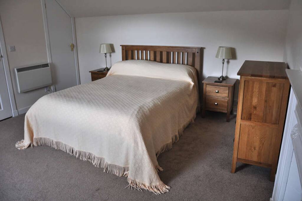 Bedroom 1 with sea view