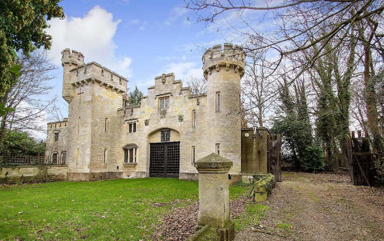 Rent an entire Castle & Grounds ~ sleeps 16 !