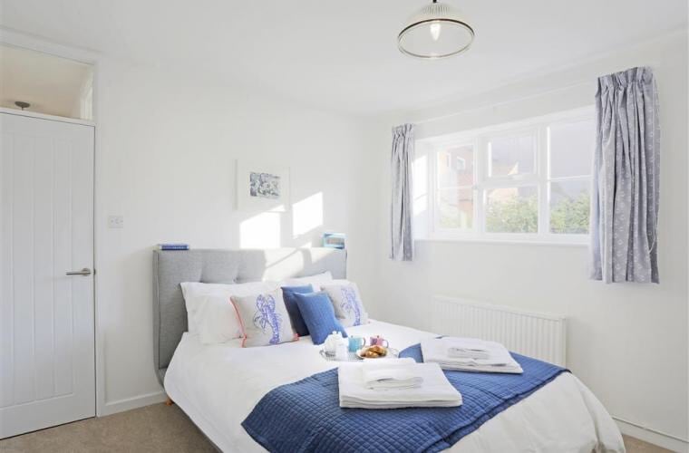 جناح رئيسي بغرفة استحمام داخلية