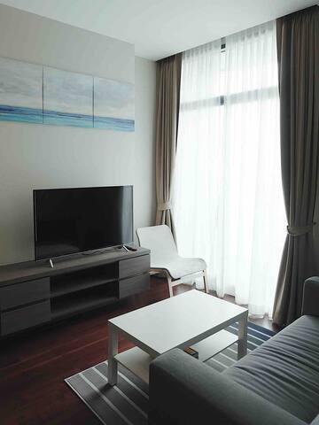 Exquisite Value: luxury 2BD/2BA in city center BTS gallery image 4