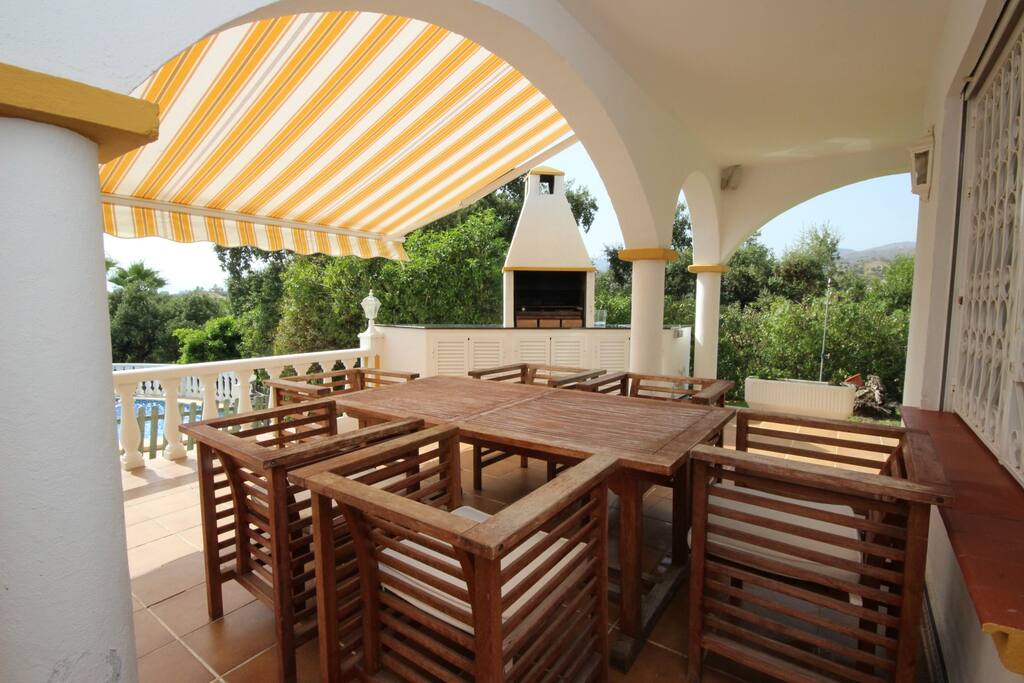 Terrace with 6p expandable table