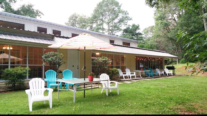 Reel Paradise Lake Guntersville waterfront home