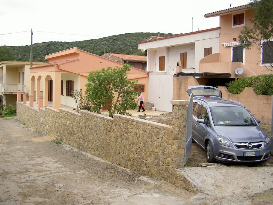 Recinzione e ingresso