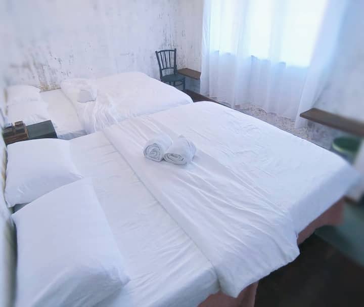 Grandes contrastes entre blanco y blanco y gris.
Dale a la gente un sentido único de la vista.


Gran y fuerte contraste NEGRO,BLANCO y GRIS, 
Experiencia visual única.




