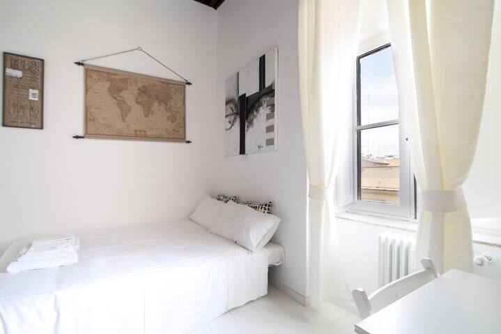 Apartment Coliseum gallery image 3