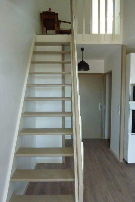 Escalier chambre + bureau