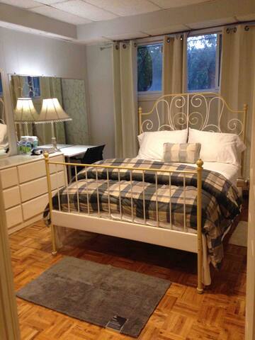 Apt Downtown/Airport/HEC/Polytec gallery image 3