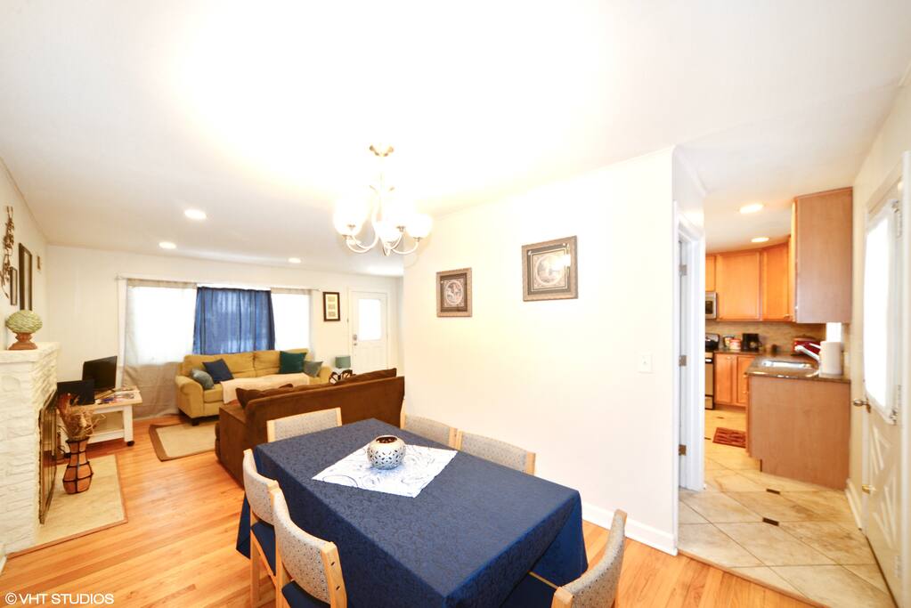 Beautiful dining area plenty of space to eat
