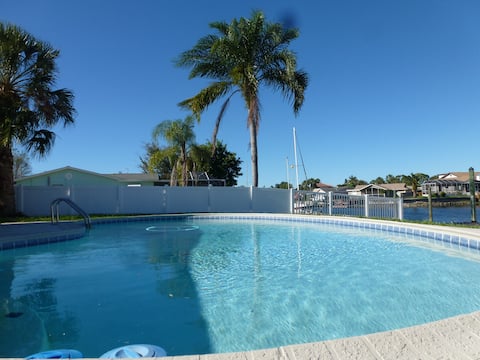 Waterfront Pool Dock Golf Boat Rent Beach
2K/2T/2b