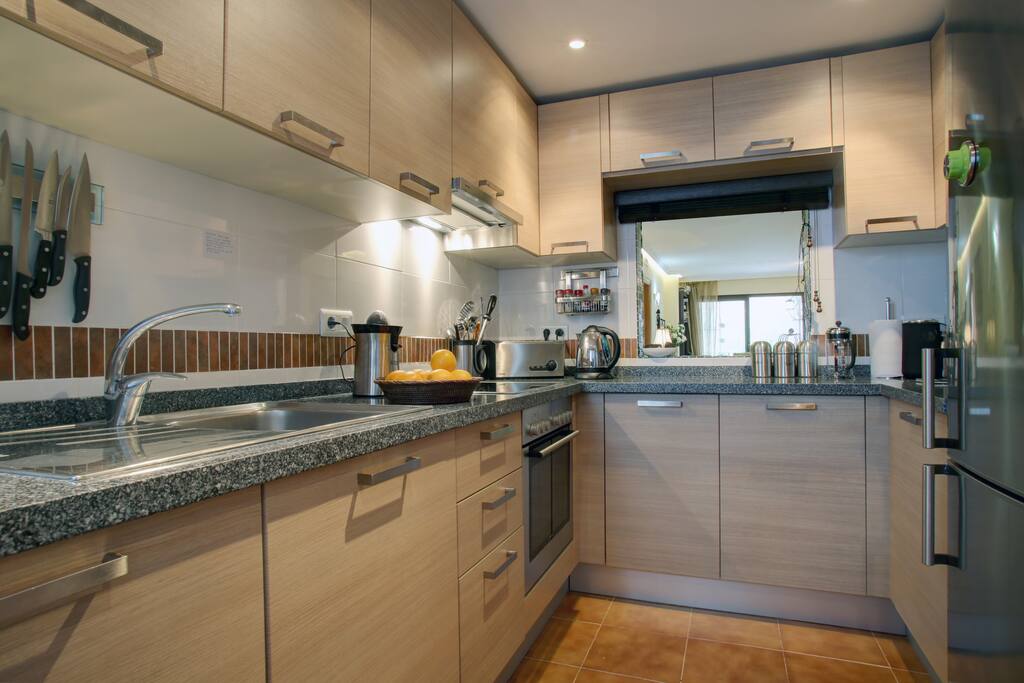 Kitchen - very well equipped for cooks.