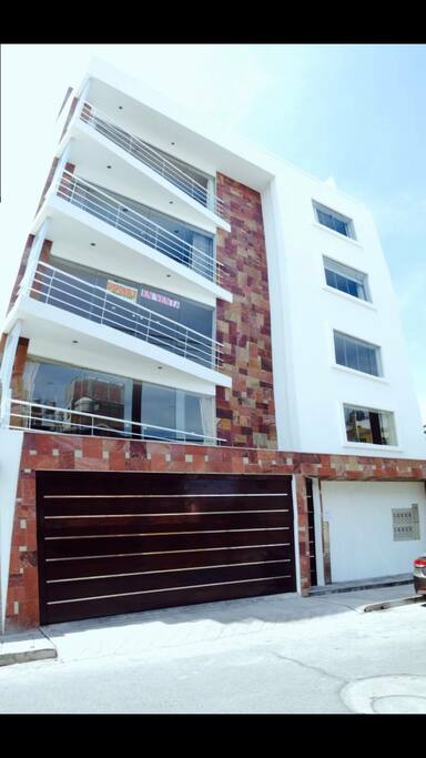 La fachada del edificio , hospedaje 6to piso . Zona residencial