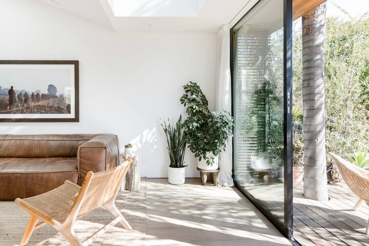 Modern Venice Beach House with Sauna and Spa gallery image 5