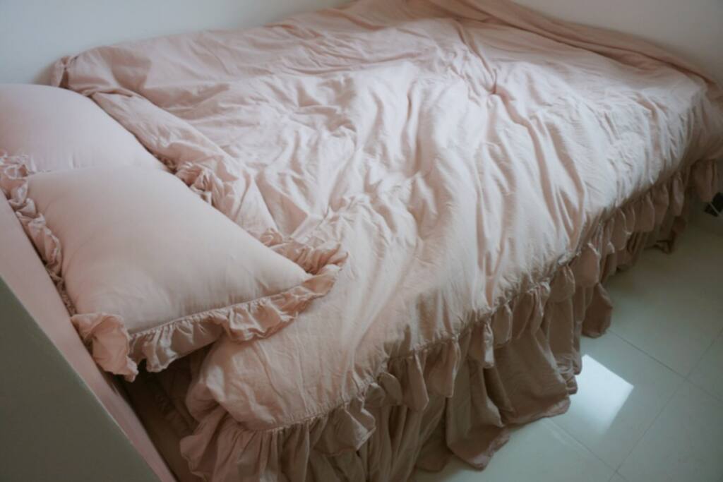 Double Room _ Queen size bed (Pure cotton Frill Bedding)