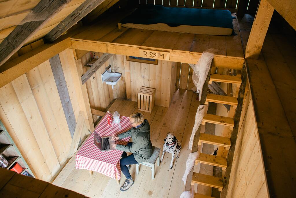 The hut coul be a great place to write up some personal goals, a new plan or...