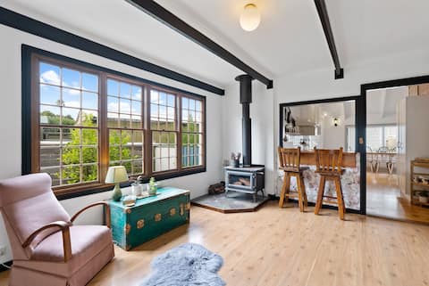 Charming Cottage & detached Guesthouse