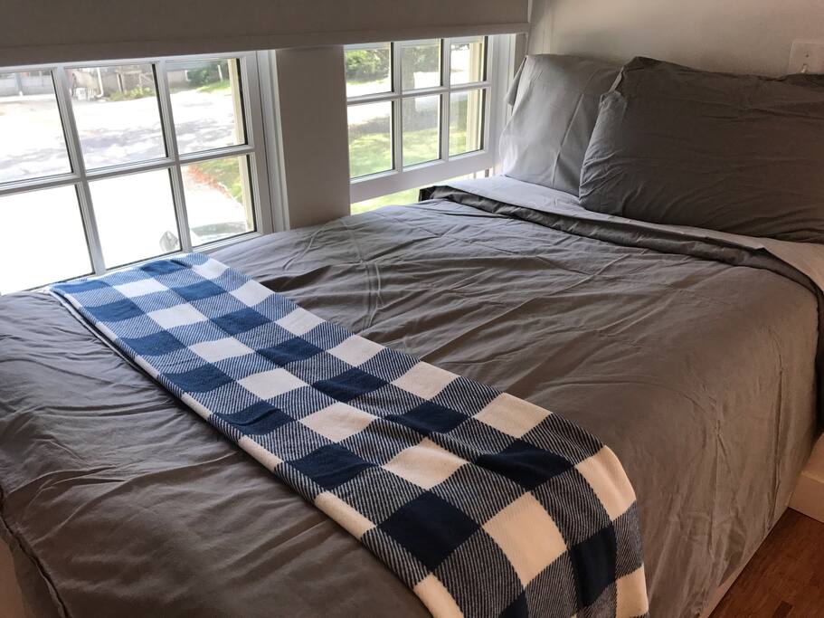Twin bed