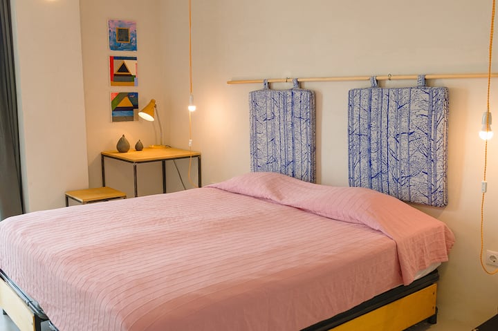 chumba cha kulala (vitanda 1 vya watu wawili au 2 vilivyotenganishwa)