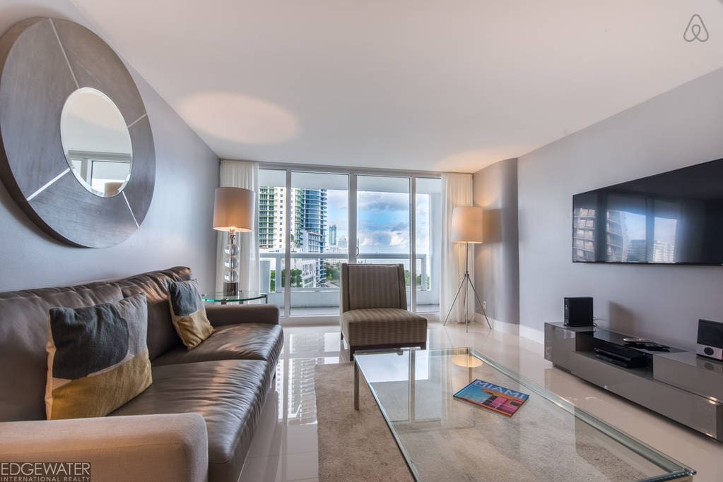 The Grand 1249 | 1bed/1.5bath | Free Valet Parking"
