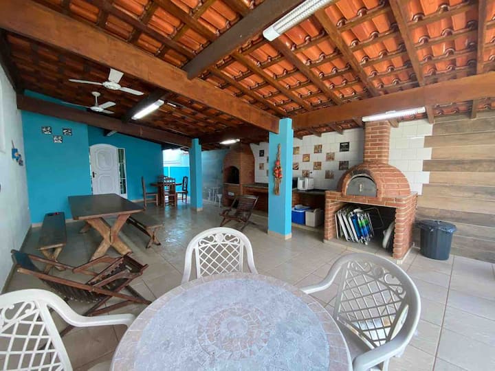 Casa Com Piscina- 3 Quartos, 3 Suítes - 12 Pessoas - Bertioga