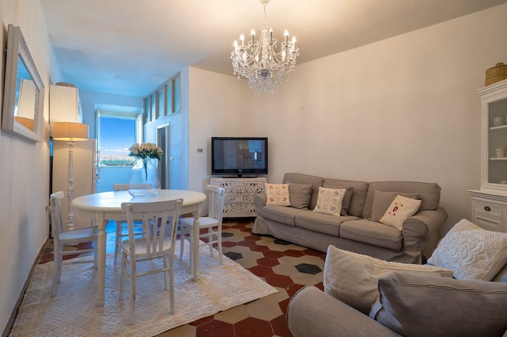Storico Ed Elegante Appartamento Con Vista Mare - Alghero