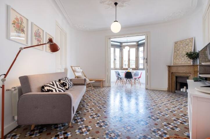 Apartment for large groups in the center gallery image 2