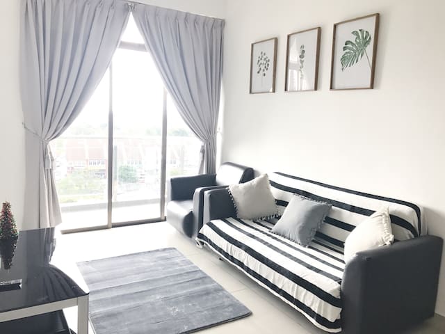 【Bukit Indah】5min Aeon&LoonSing 3BR 6px Free WIFI