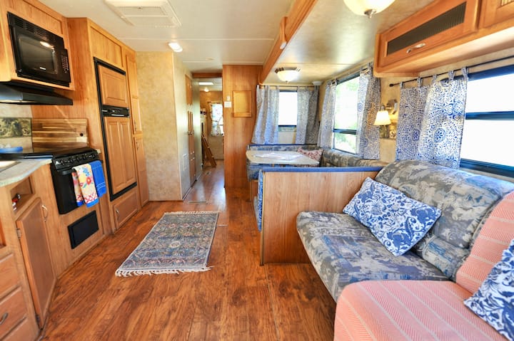 Family Sierra Trailer ☆ Sunsets over Sawtooth