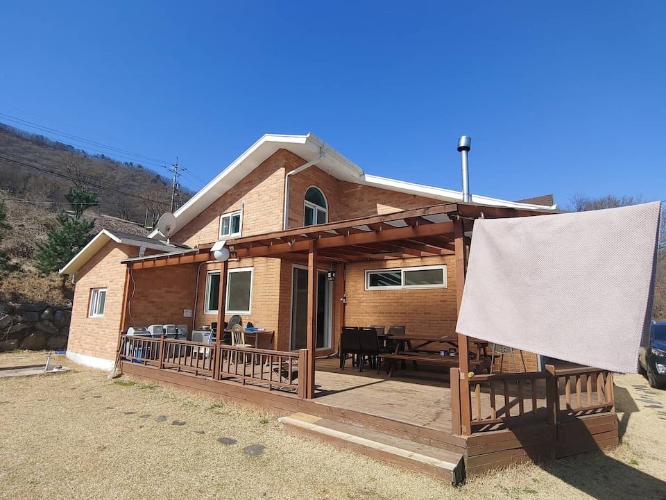 Top-earning Airbnb listing in Chungju-si, 5 bedrooms