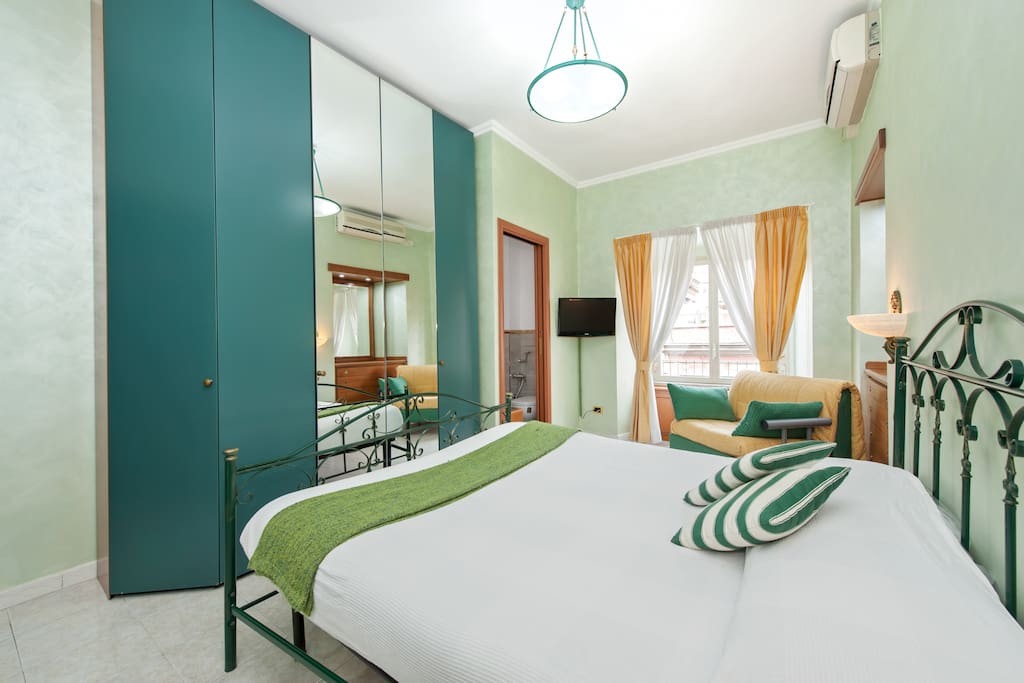 Bedroom 3 sleeps 3 people