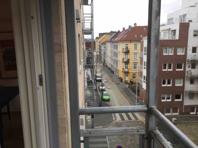 Well placed studio apt, close by public transport