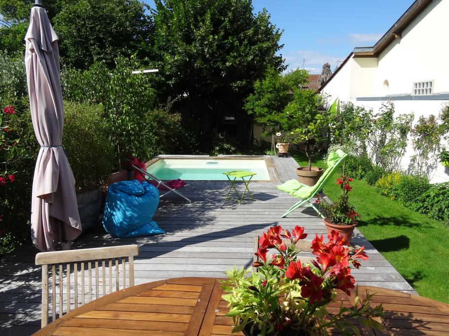 La terrasse et sa plancha pour les déjeuners