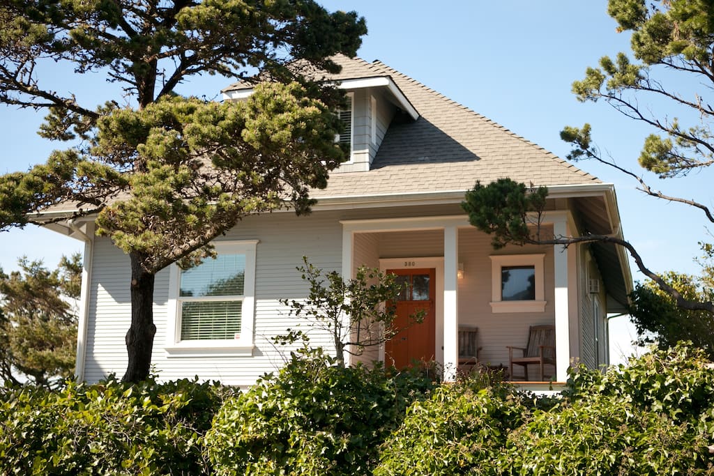 South side of the Muenchmeyer Vacation House with main entrance