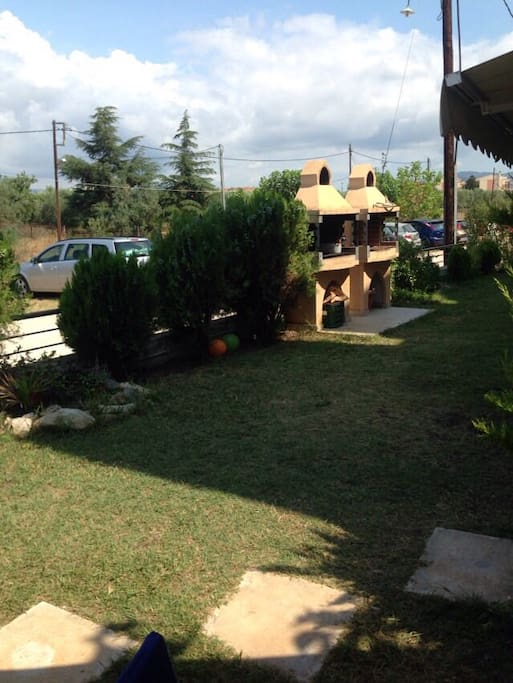garden with BBQ
