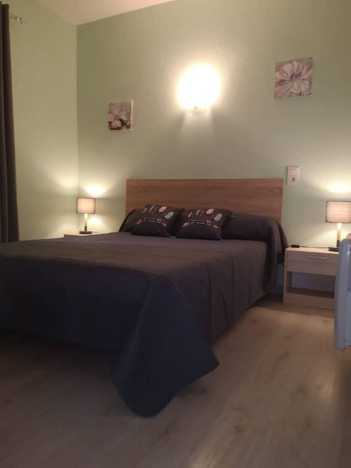 带140张床的卧室