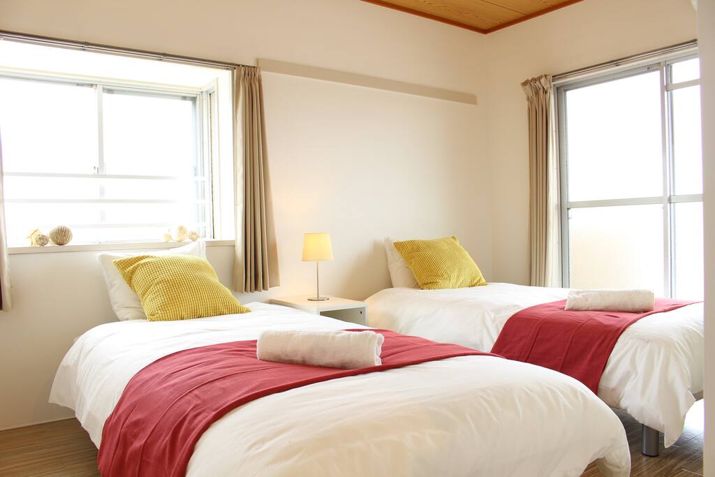The rooms are designed with a colour scheme that is based on the famous Disney characters. The red room is based on Mickey Mouse.