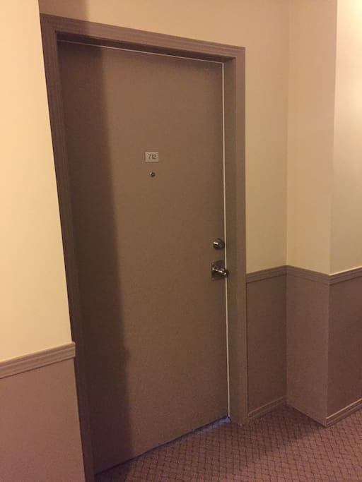 Apartment 712