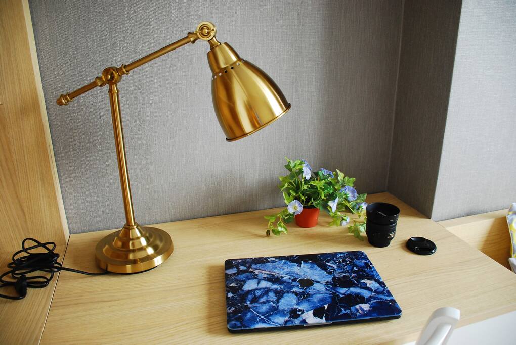 Work Desk