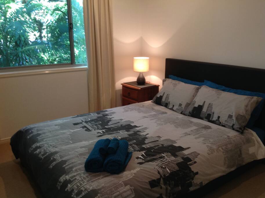 Queen size bed
Pets not to have access to the carpet in the bedroom please