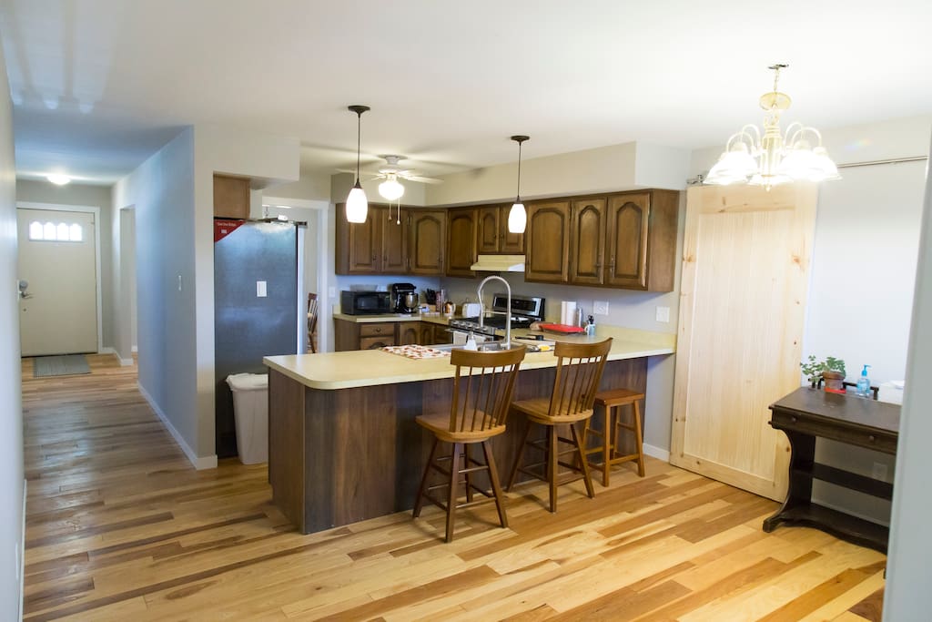 Kitchen, complete with all the things a kitchen needs, including brand spankin' new appliances!
French door fridge, dishwasher, and dual-fuel range (gas stove + electric oven).