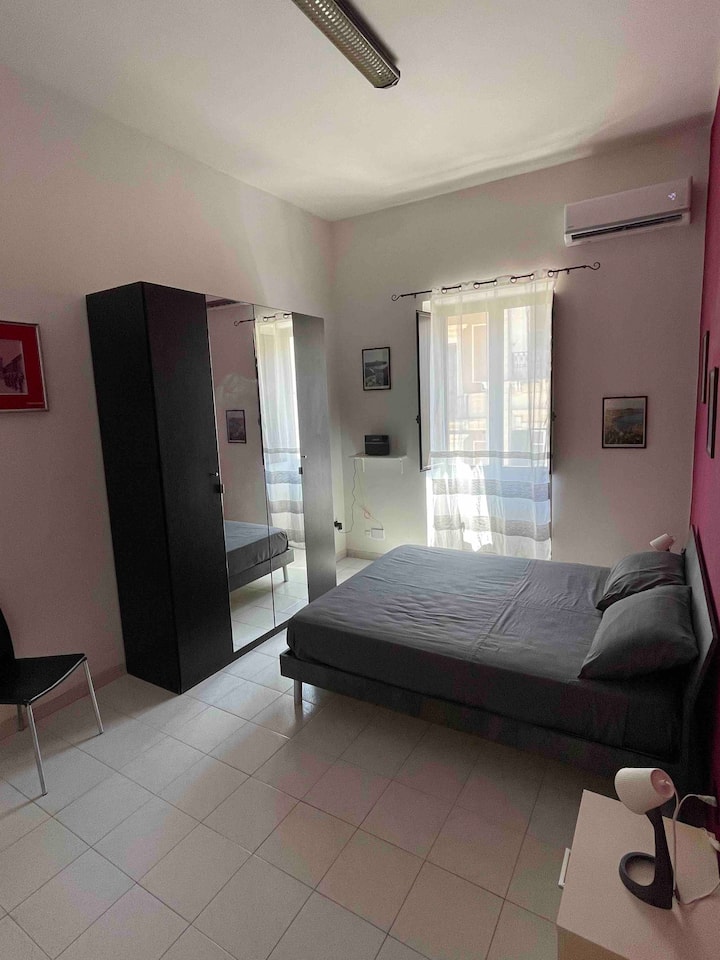 Spálňa s manželskou posteľou 