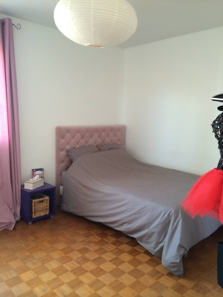 " Adèle " Chumba Pana 12 m2 chumba