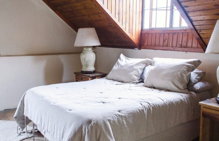 Ორადგილიანი საწოლი. ლიტვური თეთრეული და ორგანული თეთრეული. 