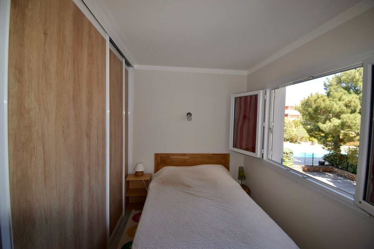 საძინებელი 1