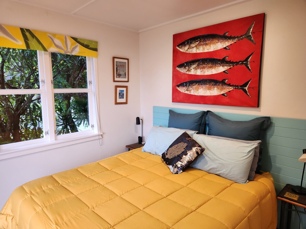 سرير كينج في غرفة النوم 