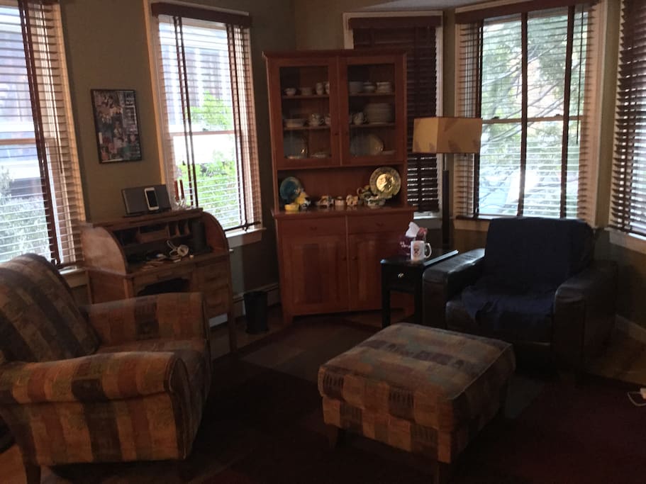 First floor open plan: seating area.