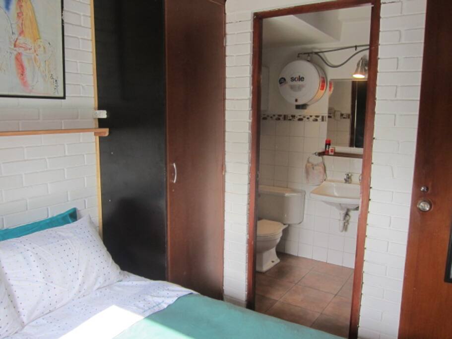 Baño dentro del cuarto