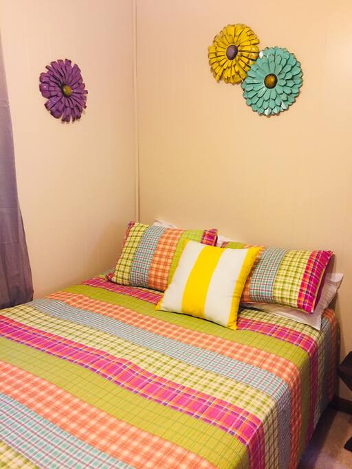 Full size bed