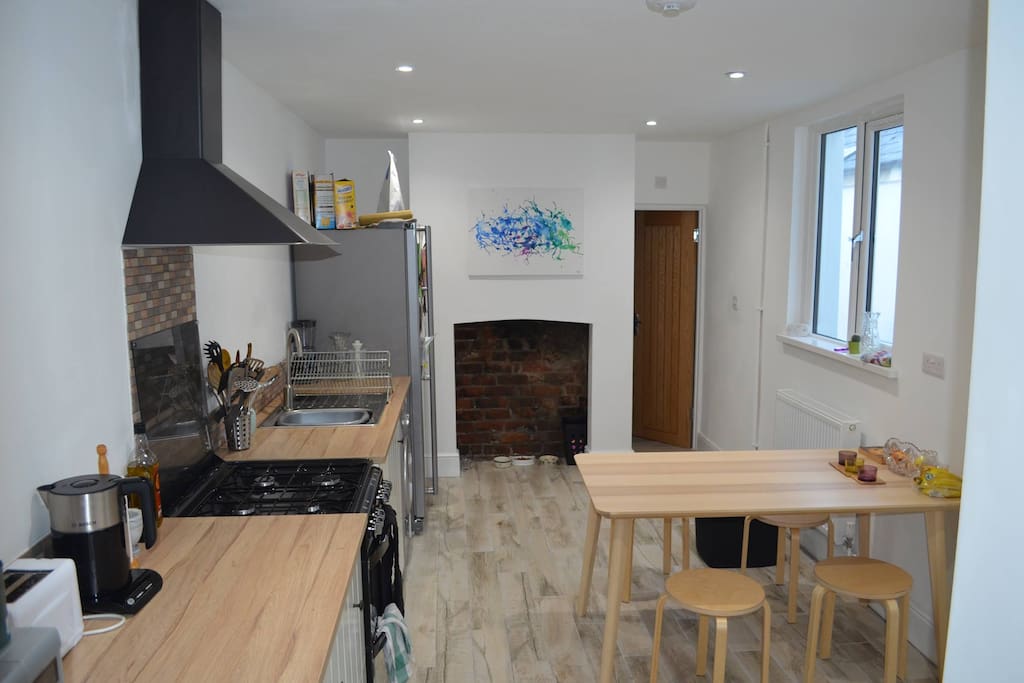Kitchen and dining area.